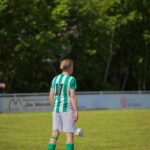 Jurre Douwsma (sv Haulerwijk) met een heerlijk afstandsschot